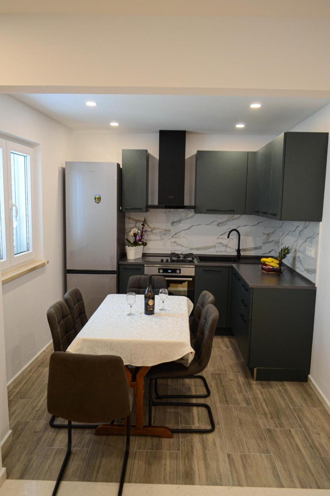 Apartment Marko กอร์จูลา ภายนอก รูปภาพ