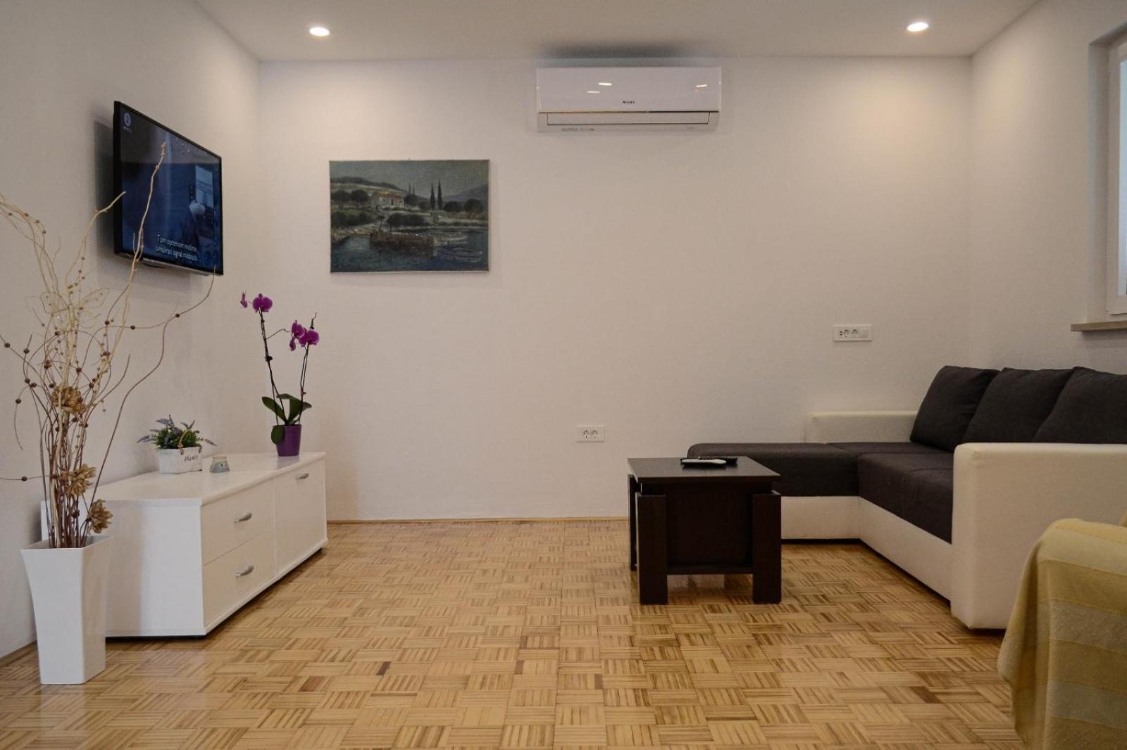 Apartment Marko กอร์จูลา ภายนอก รูปภาพ